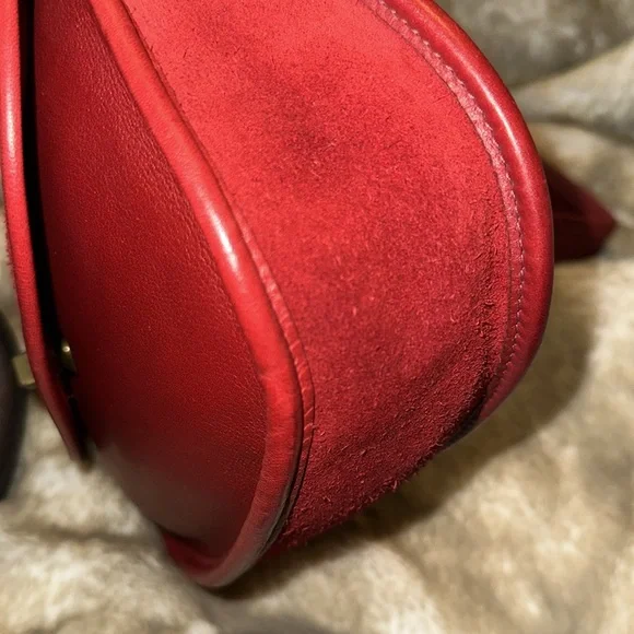 Vintage Coach Berkeley 9014 Saddle Bag Red Crescent Pebble Leather Suede - Picture 8 of 16